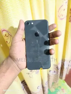Apple iPhone 8 (Used)