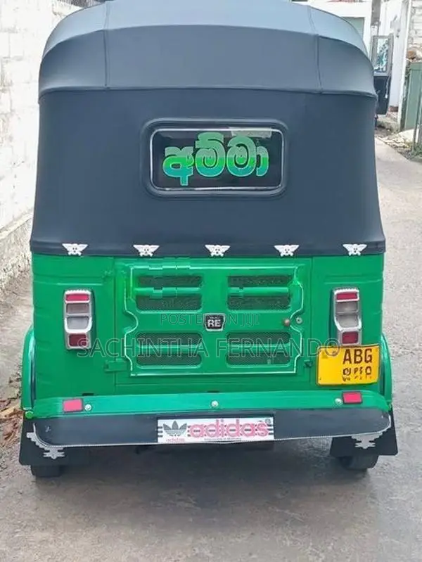 Bajaj RE 2015