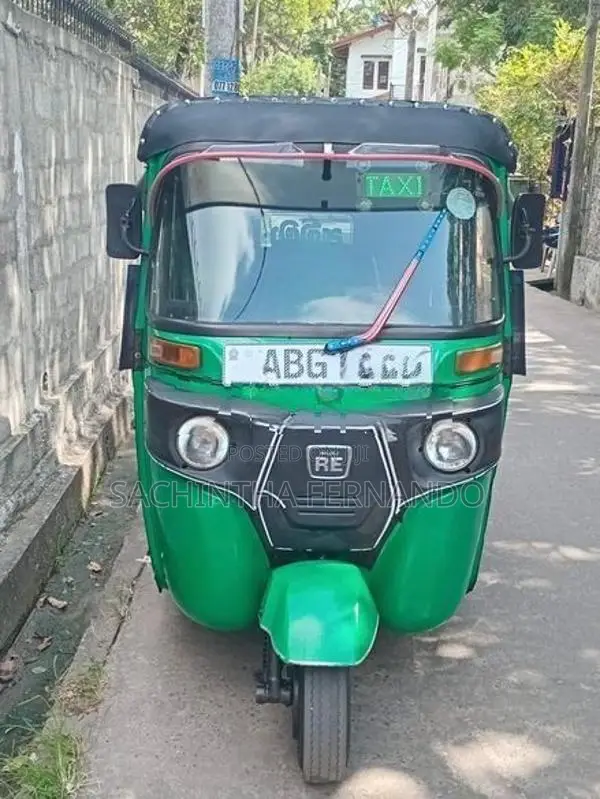 Bajaj RE 2015