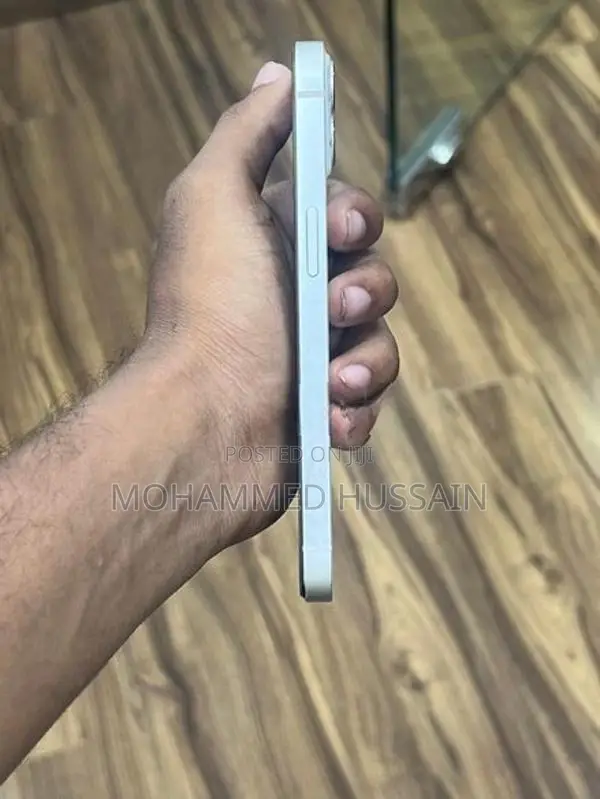 Apple iPhone 13 (Used)
