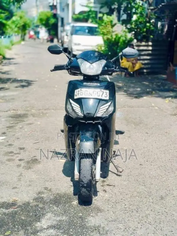 Mahindra Gusto 2017
