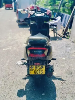 Mahindra Gusto 2017