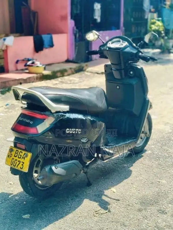 Mahindra Gusto 2017