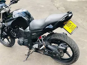 Yamaha FZ S 2014