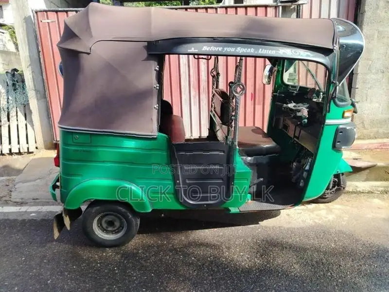Bajaj RE 2016