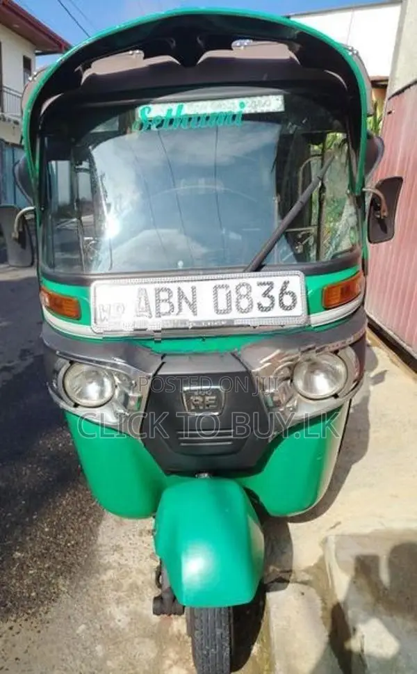Bajaj RE 2016