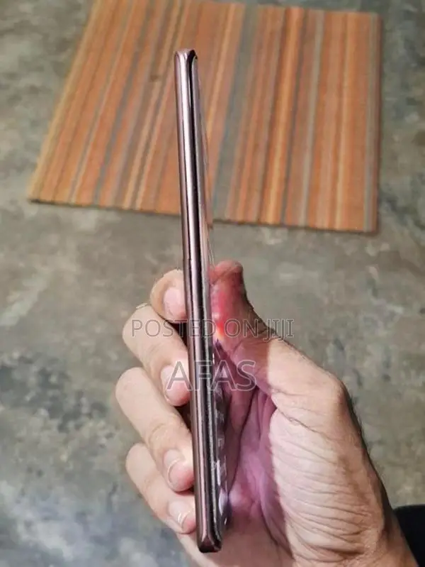 Vivo V29 (Used)