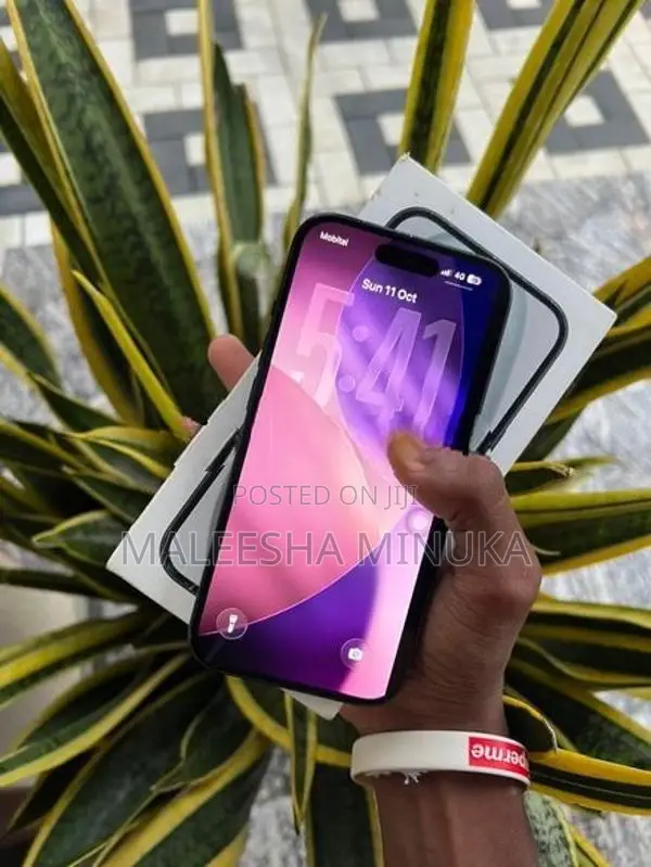 Apple iPhone 15 (Used)