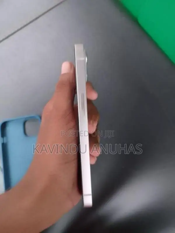 Apple iPhone 13 (Used)