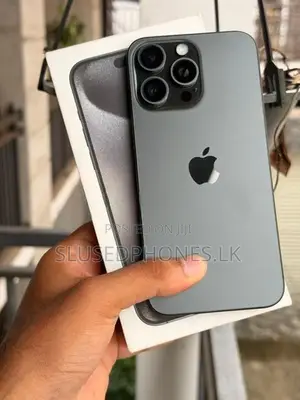 Apple iPhone 15 Pro Max 256GB (Used)