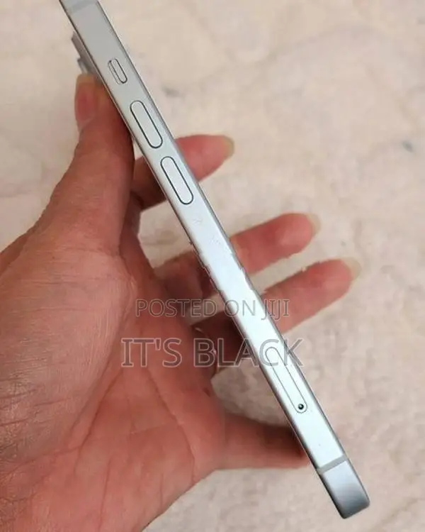 Apple iPhone 15 (Used)