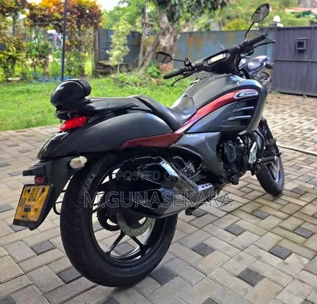 Suzuki Intruder Fi ABS 2020