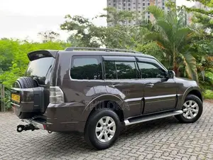 Mitsubishi Montero GLS Sunroof 2012