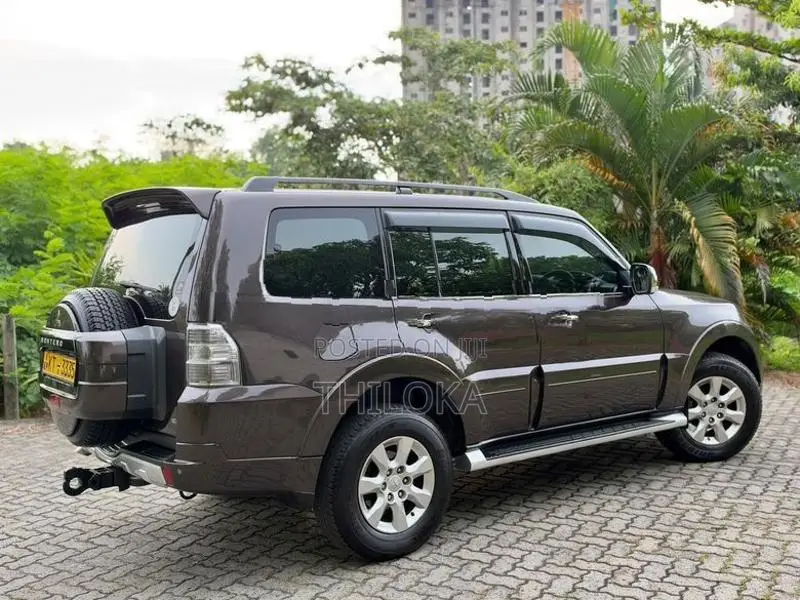 Mitsubishi Montero GLS Sunroof 2012