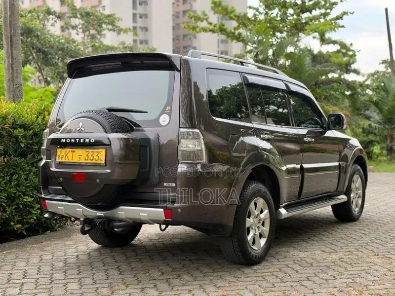 Mitsubishi Montero GLS Sunroof 2012