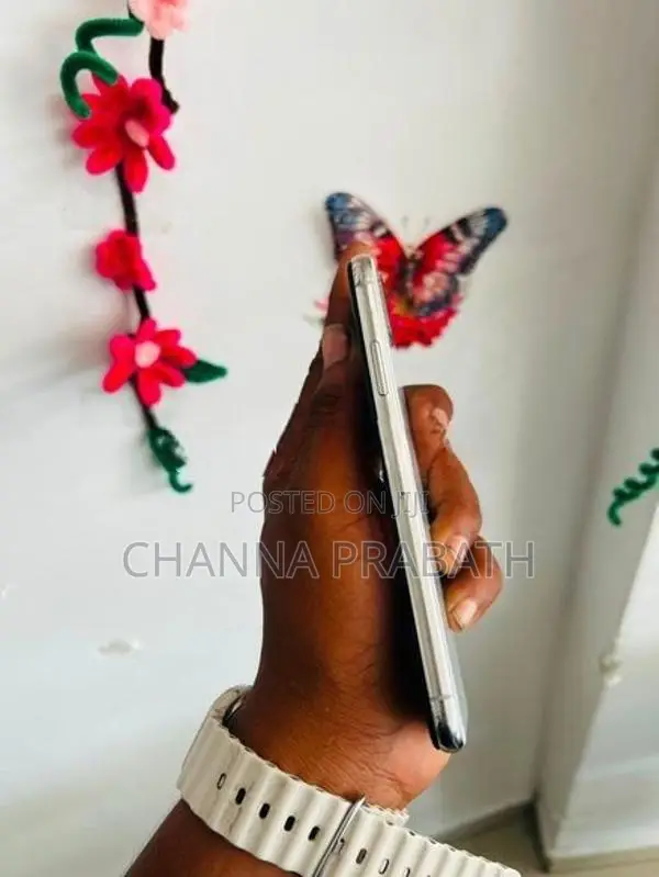 Apple iPhone X (Used)