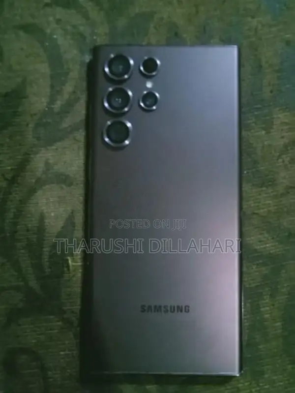 Samsung Galaxy S22 (Used)