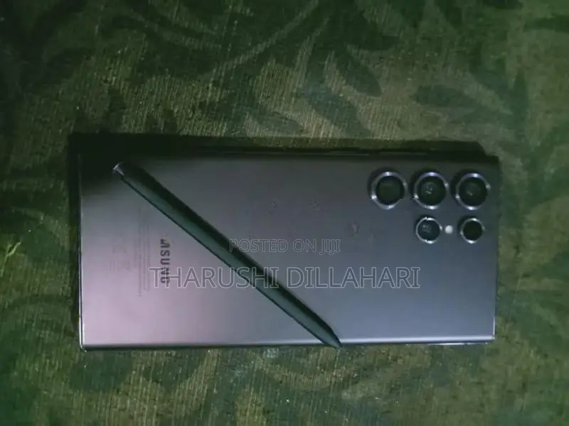 Samsung Galaxy S22 (Used)