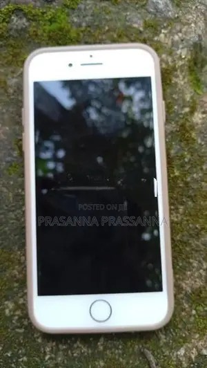 Apple iPhone 8 (Used)