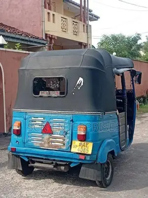Bajaj RE 2012