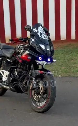 Bajaj Pulsar 220F 2012