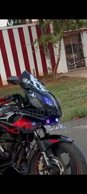 Bajaj Pulsar 220F 2012