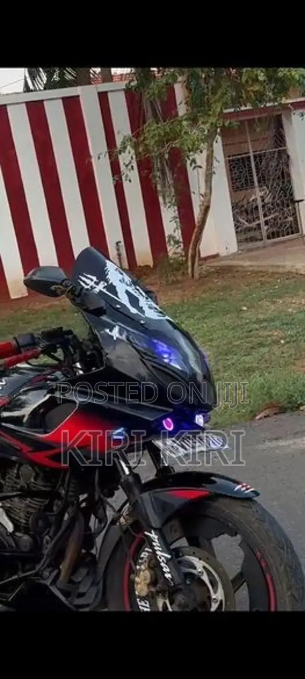 Bajaj Pulsar 220F 2012