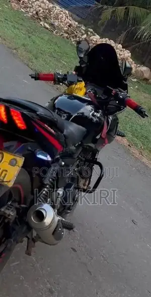 Bajaj Pulsar 220F 2012