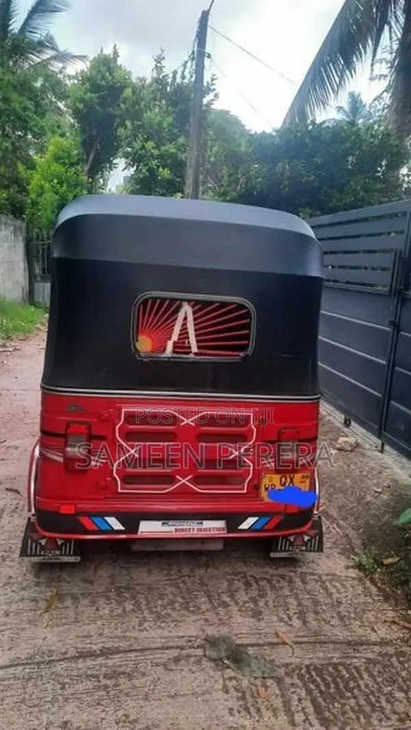 Bajaj RE 2010