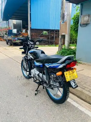 Bajaj CT100 ES 2023