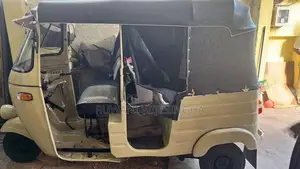 Bajaj RE 2000