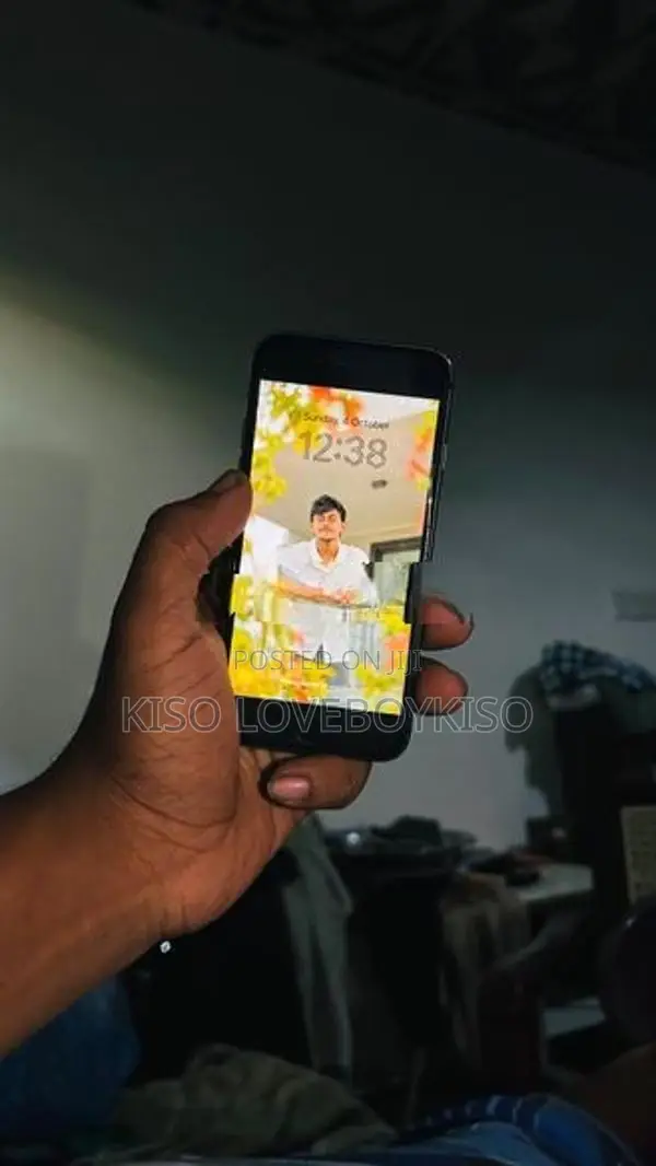 Apple iPhone 8 (Used)
