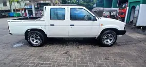 Nissan Datsun D21 Pickup Truck 1994 Crew Cab (Used)
