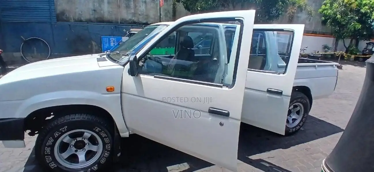 Nissan Datsun D21 Pickup Truck 1994 Crew Cab (Used)
