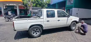 Nissan Datsun D21 Pickup Truck 1994 Crew Cab (Used)