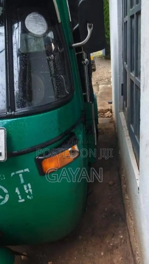 Bajaj RE 2 Stroke 2007 Three Wheel (Used)
