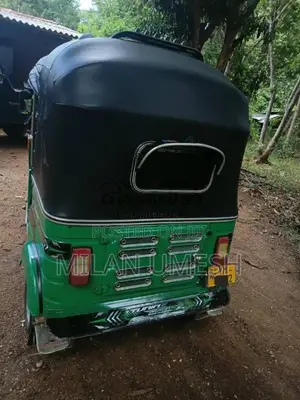 Bajaj RE 205 2011 Three Wheel (Used)