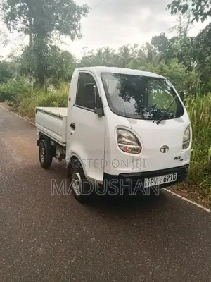 Tata Dimo Batti 2013 Lorry (Used)