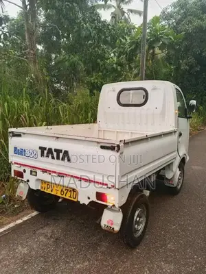 Tata Dimo Batti 2013 Lorry (Used)