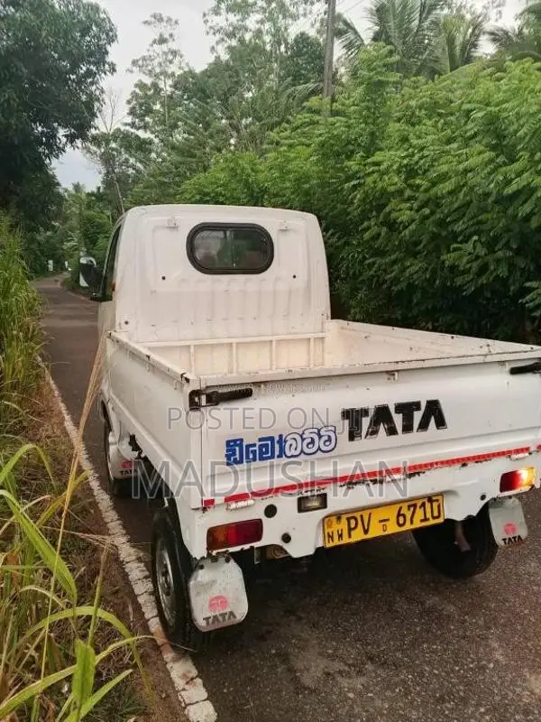 Tata Dimo Batti 2013 Lorry (Used)