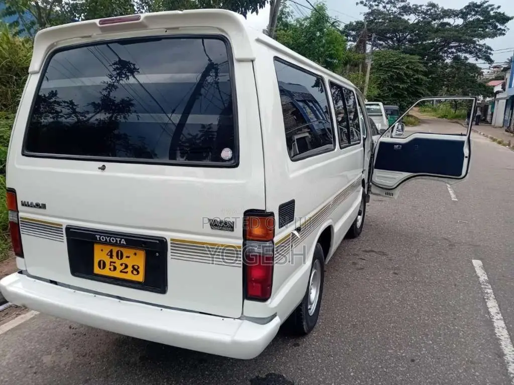 Toyota HIACE 1983 Van (Used)