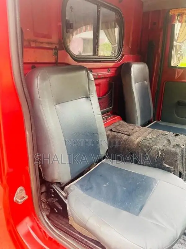 Tata Dimo Batta 2011 Lorry (Used)