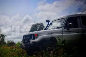 Toyota Land Cruiser Bj75 1986 SUV (Used)