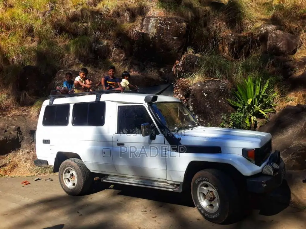 Toyota Land Cruiser Bj75 1986 SUV (Used)