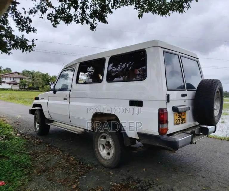 Toyota Land Cruiser Bj75 1986 SUV (Used)