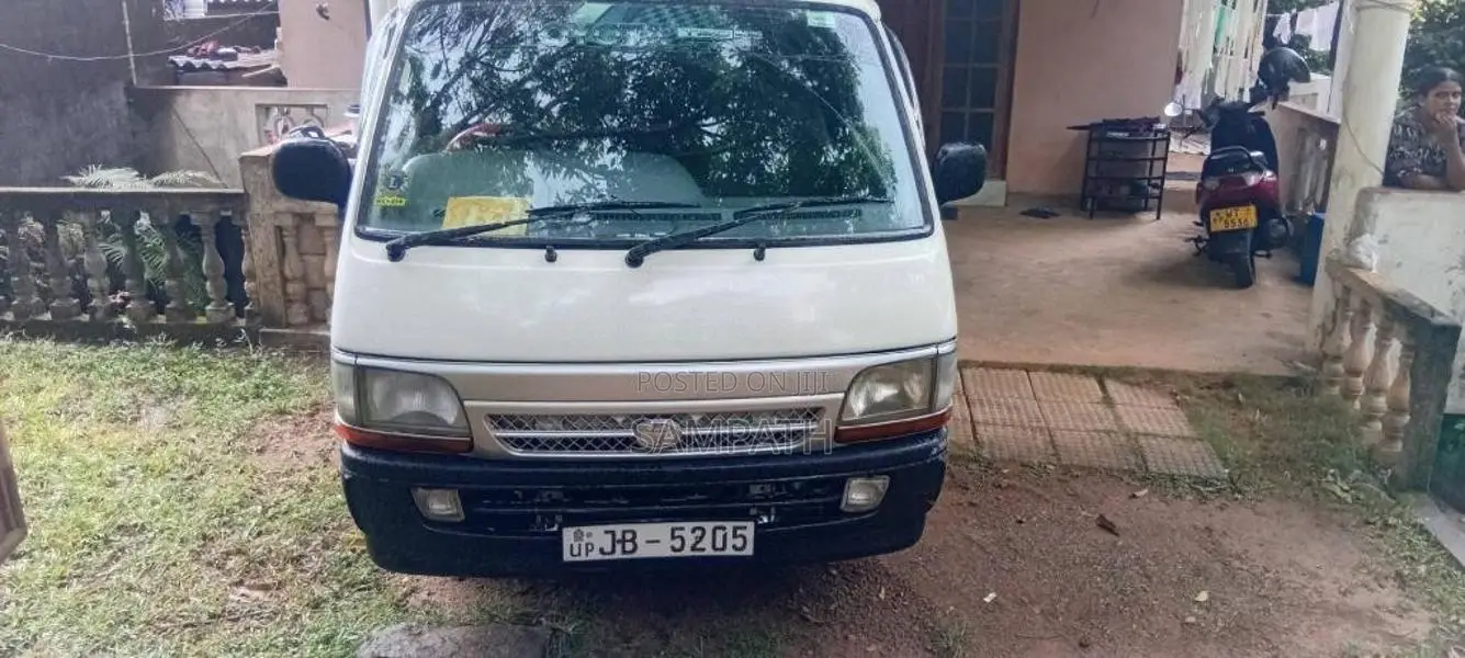 Toyota Dolphin 1998 Van (Used)