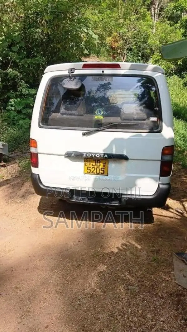 Toyota Dolphin 1998 Van (Used)