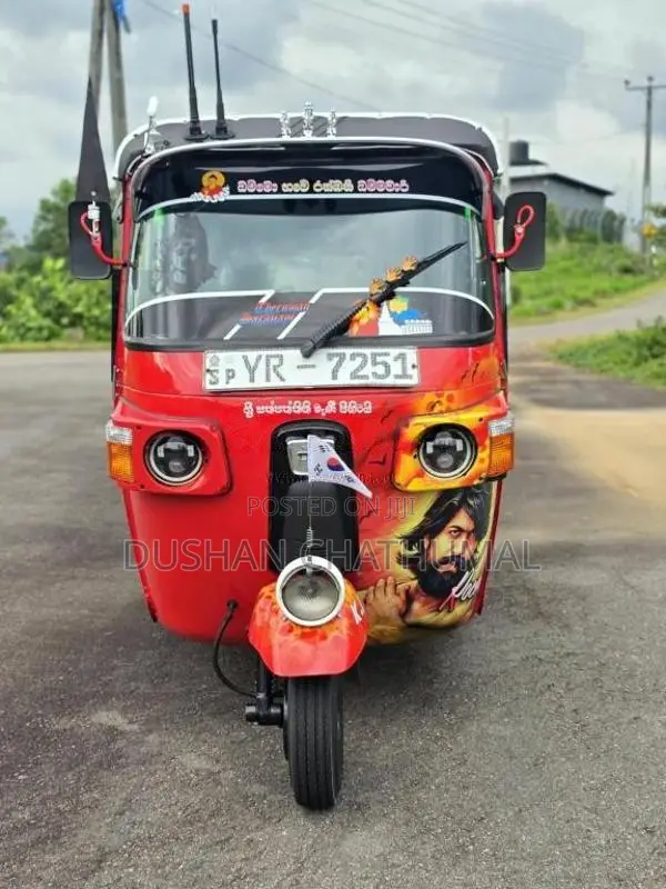 Bajaj RE 205 2011 Three Wheel (Used)