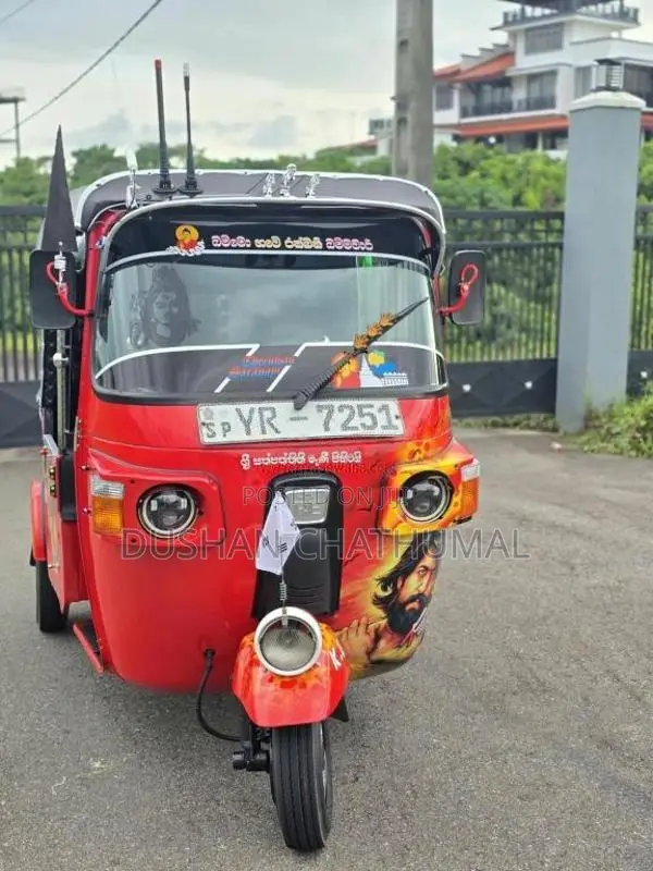 Bajaj RE 205 2011 Three Wheel (Used)