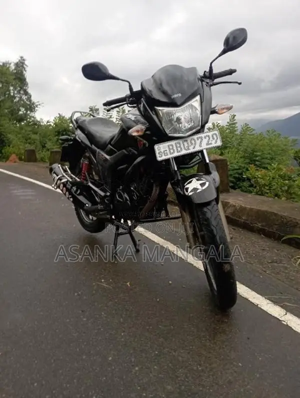 Hero Hunk 2014 Motorbike (Used)